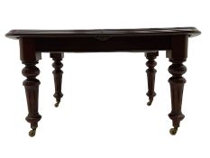 Victorian mahogany extending dining table