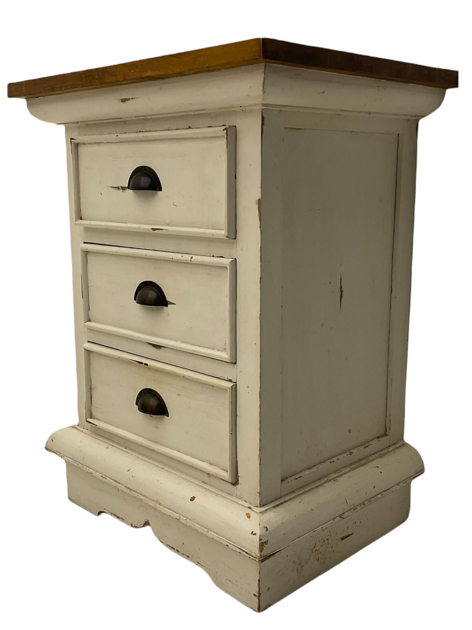 Painted three drawer pedestal chest - Image 3 of 5