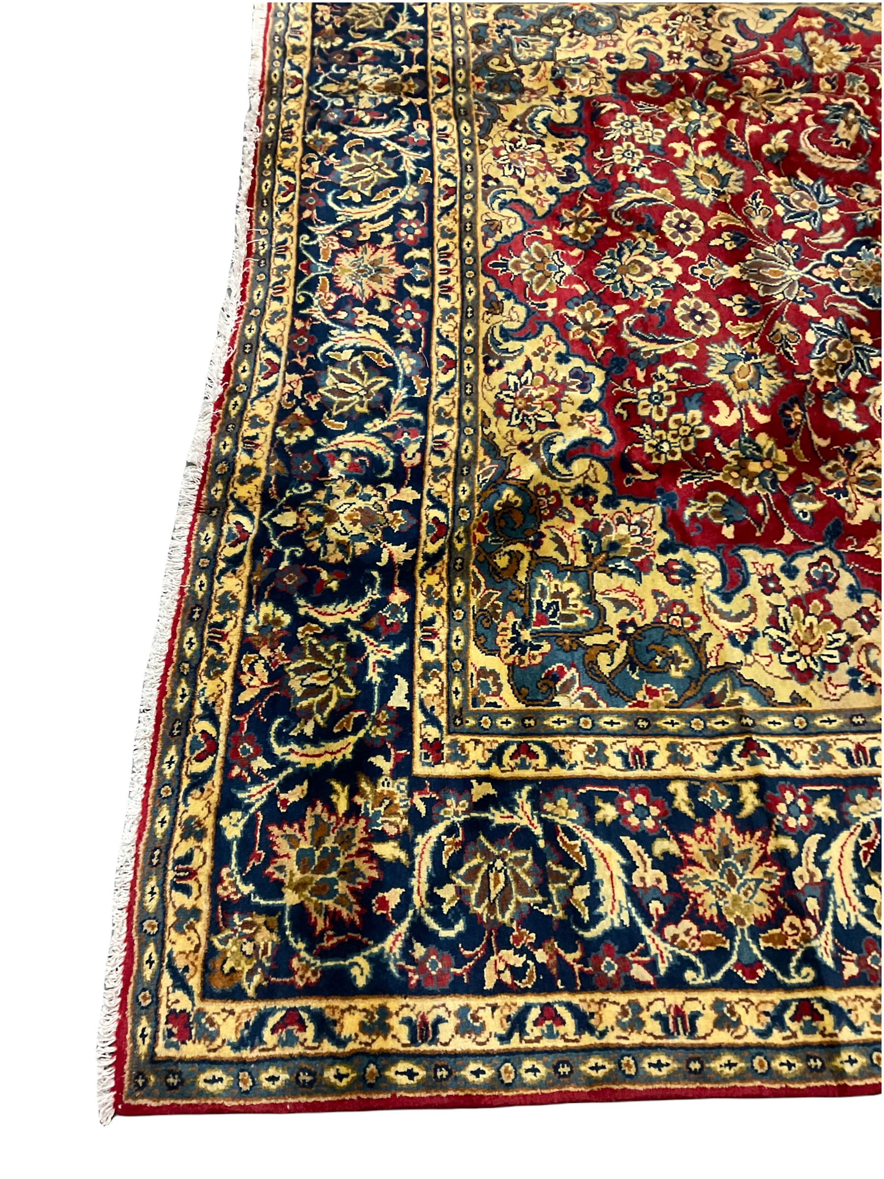 Persian Najafabad red ground carpet - Image 6 of 6