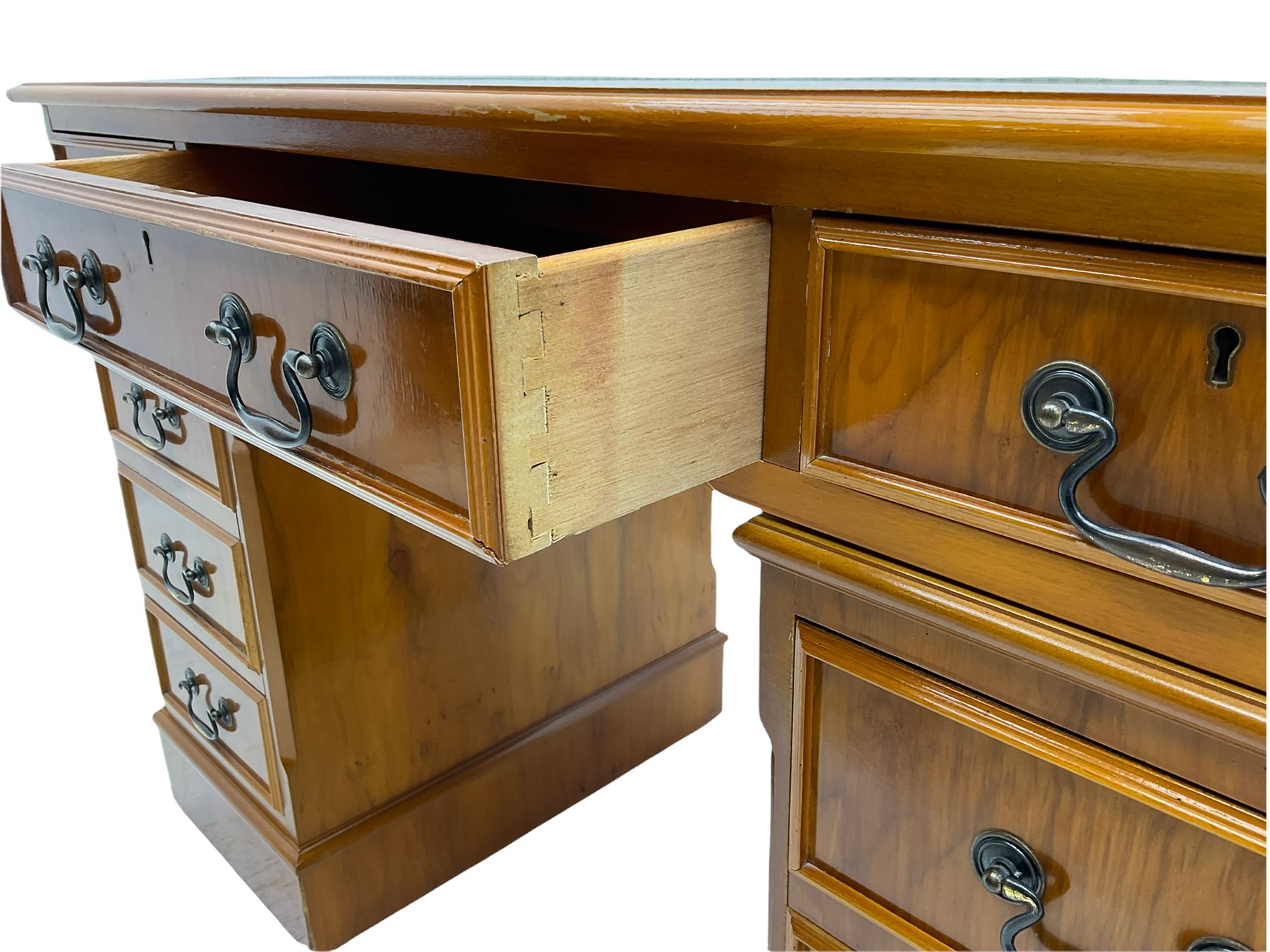 Yew wood twin pedestal office desk - Image 4 of 9