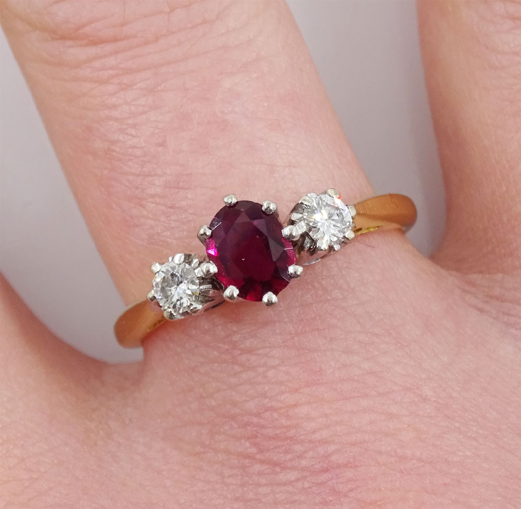 Gold three stone oval ruby and diamond ring - Image 2 of 4