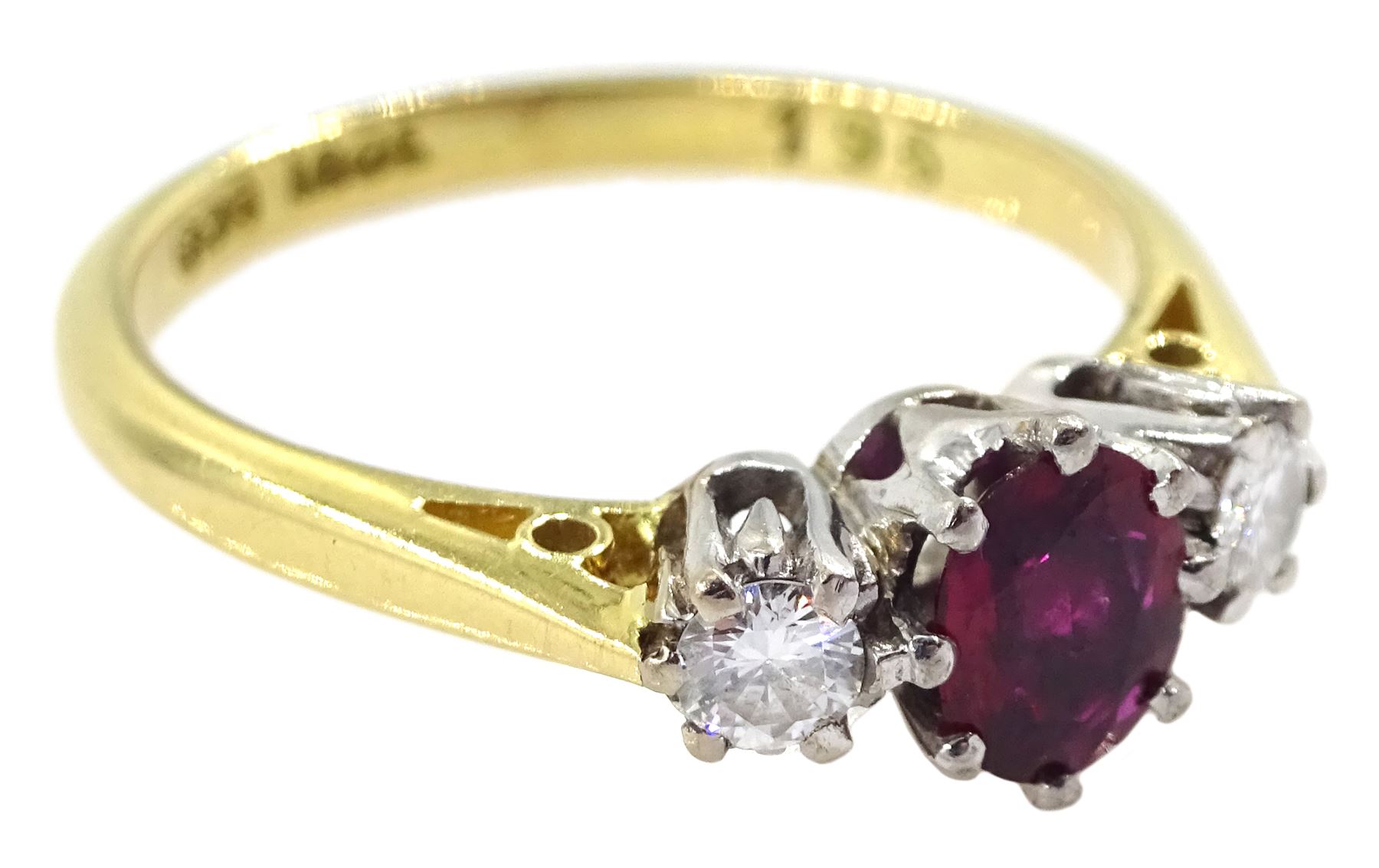 Gold three stone oval ruby and diamond ring - Image 3 of 4