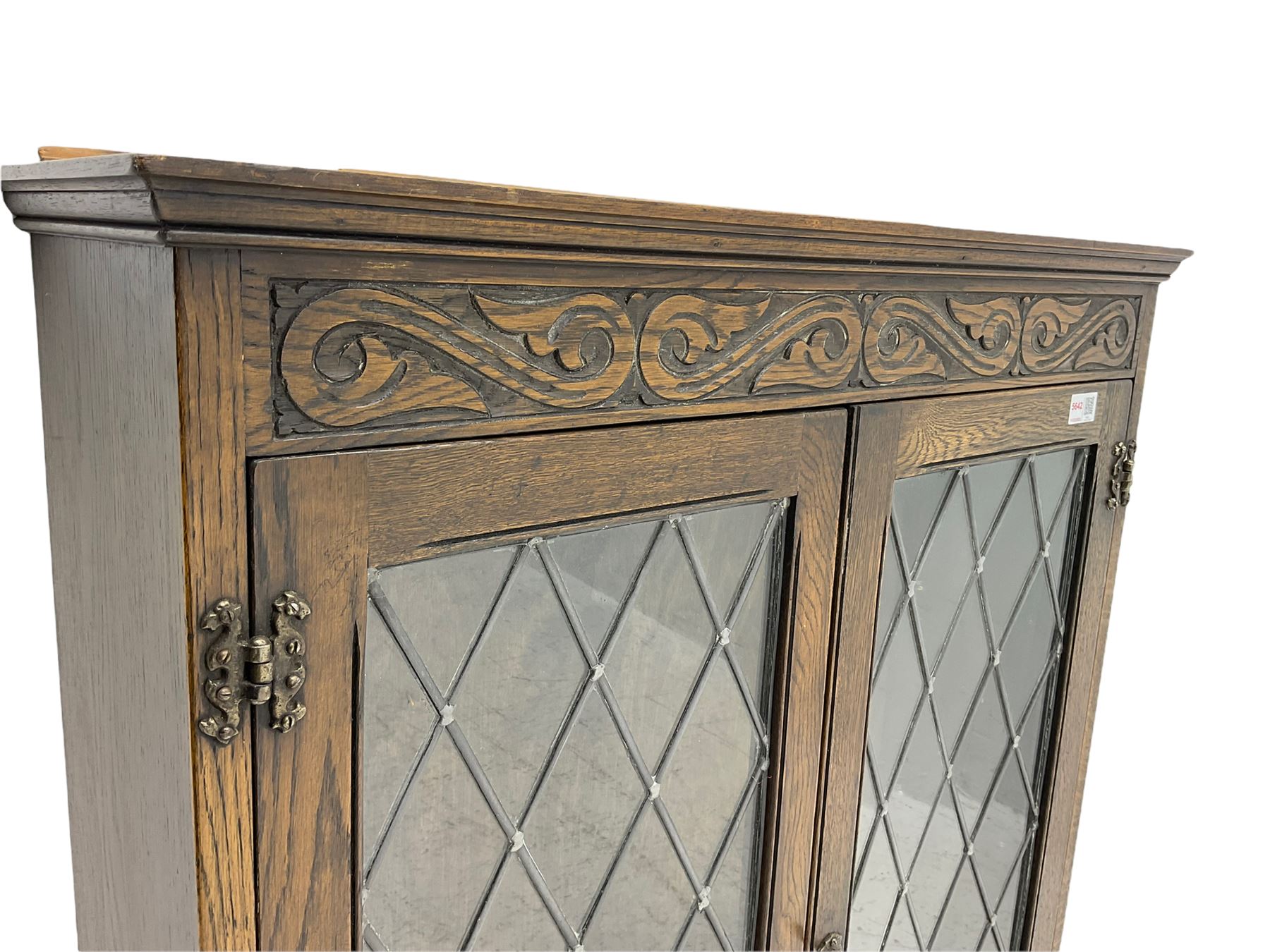 Oak bookcase with lead glazed doors - Image 5 of 5