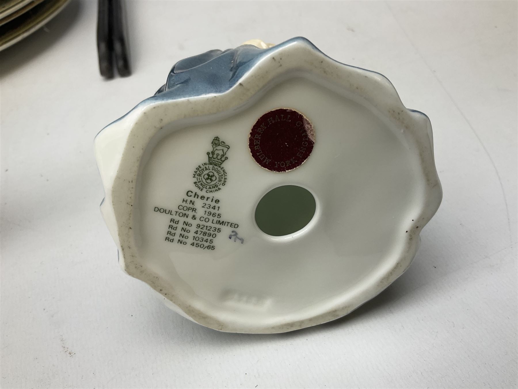 Quantity of Victorian and later ceramics to include two Wedgwood boxed plates - Image 4 of 7