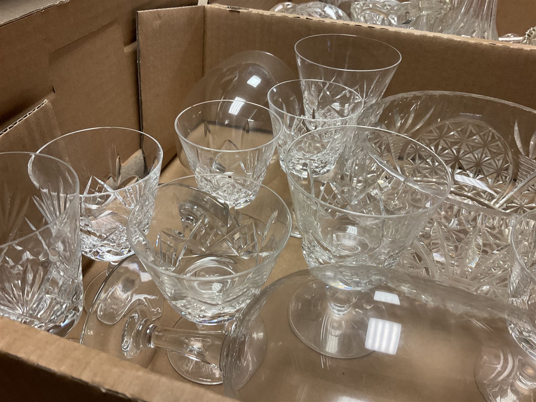 Quantity of glass to include drinking glasses - Image 4 of 8