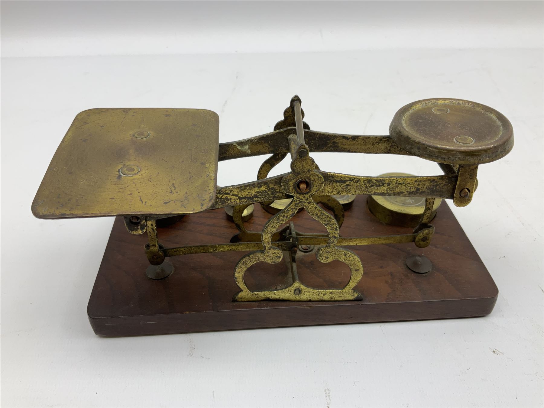 Brass postage scales on rectangular wooden base - Image 2 of 3