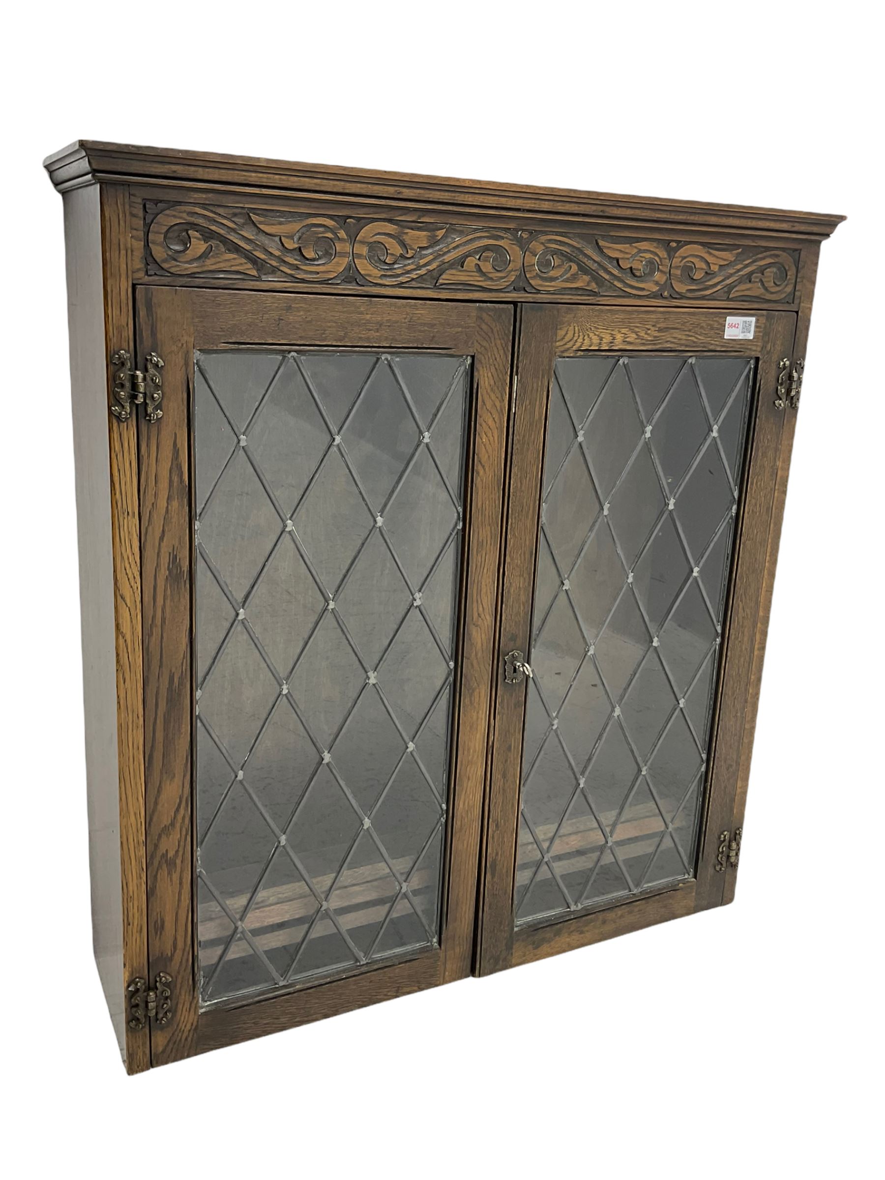 Oak bookcase with lead glazed doors - Image 4 of 5