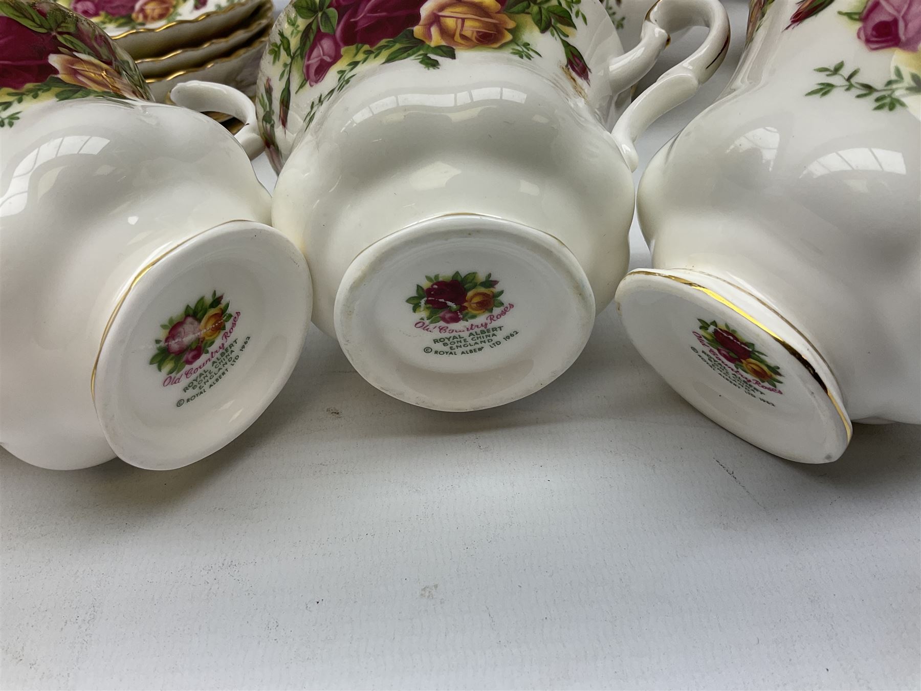 Royal Albert Old Country Roses pattern tea service - Image 2 of 5