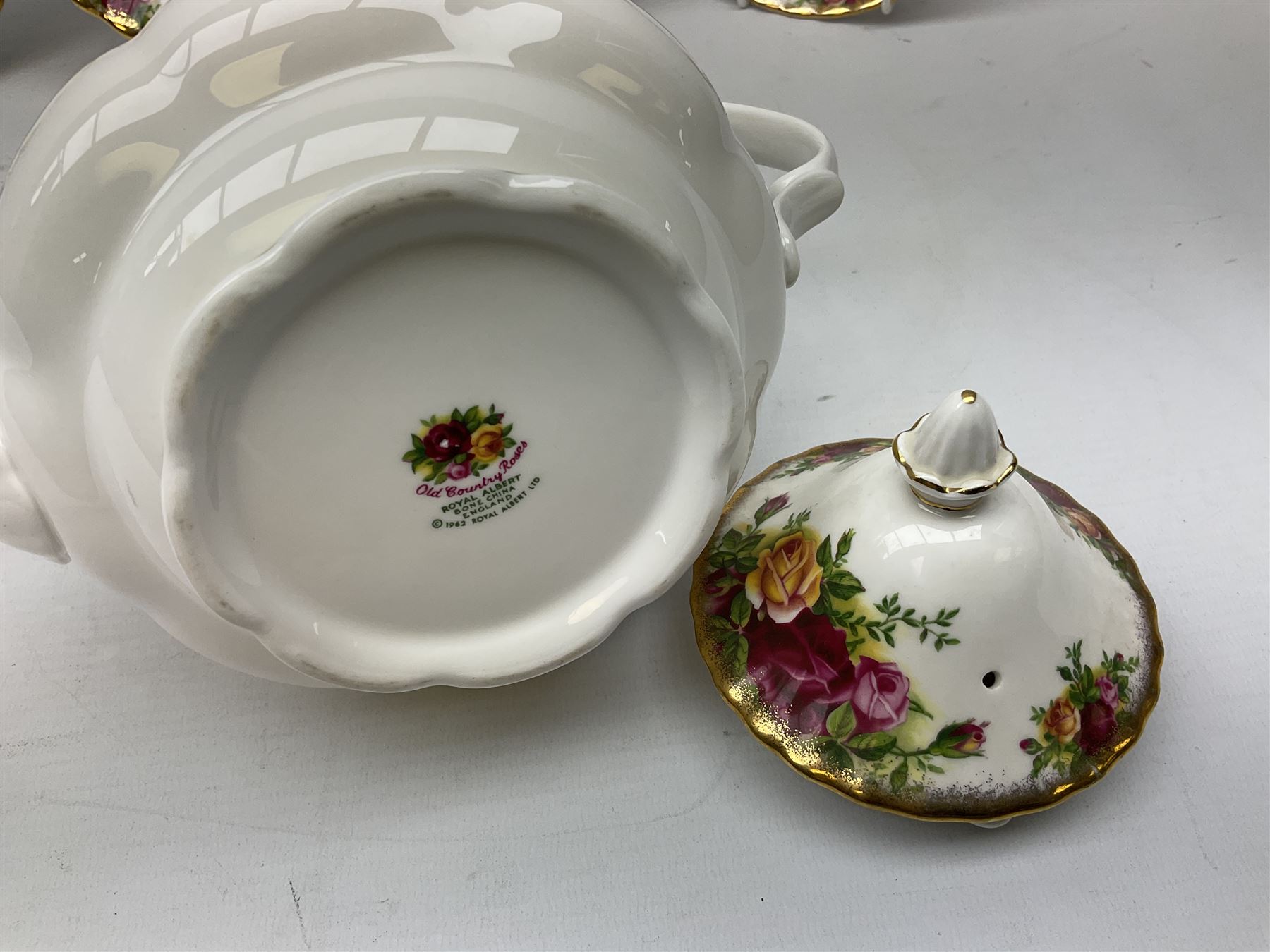 Royal Albert Old Country Roses pattern tea service - Image 4 of 5