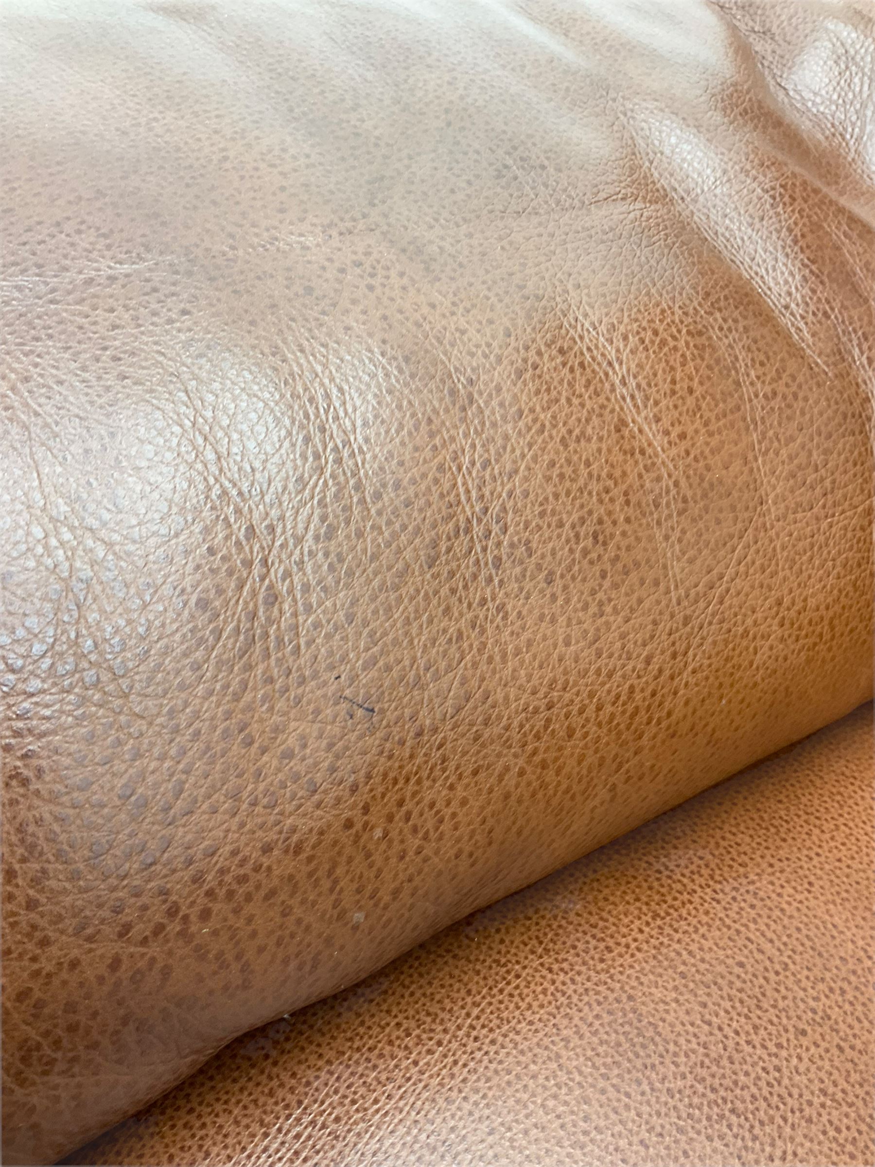 Three electric reclining sofa upholstered in tan leather - Image 17 of 23