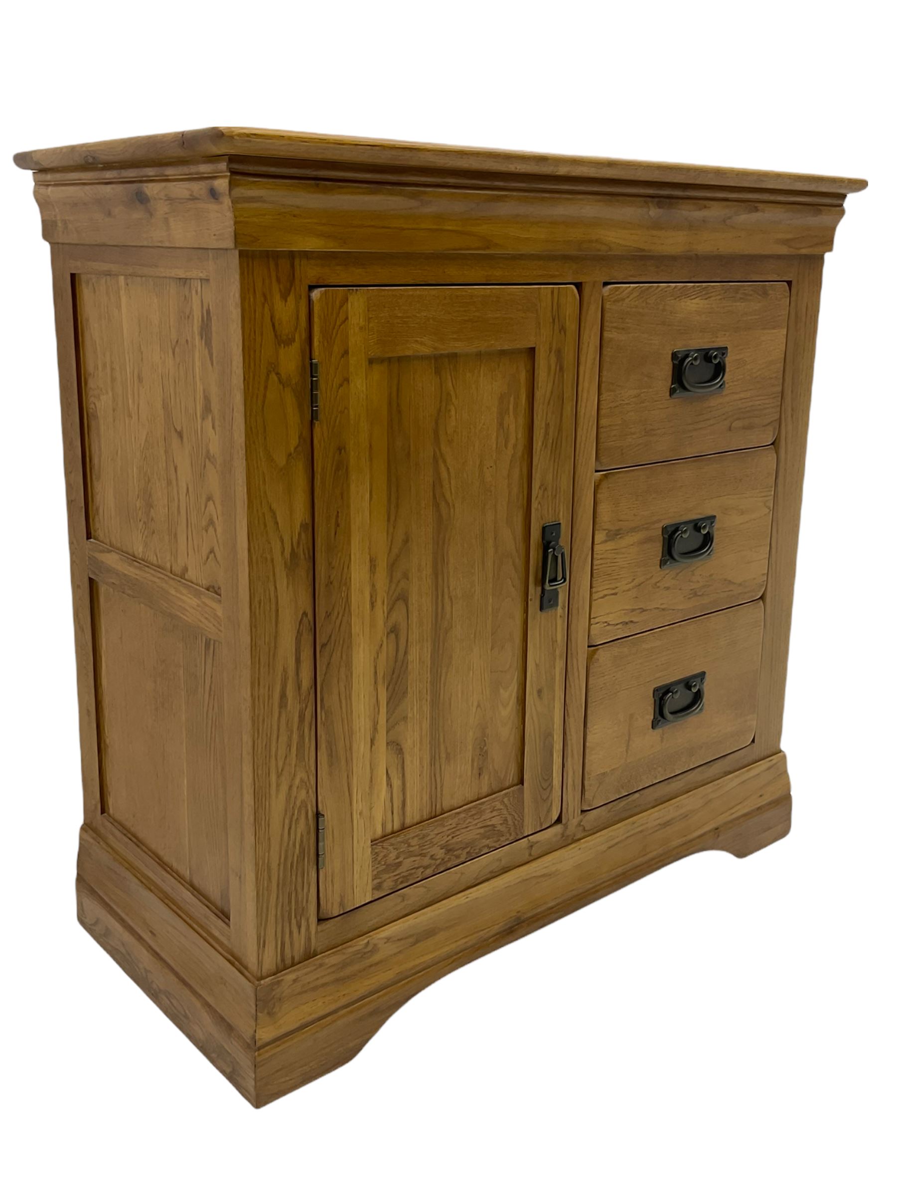 Oak side cabinet - Image 4 of 9