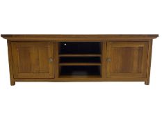 Manor Oak - entertainment console unit