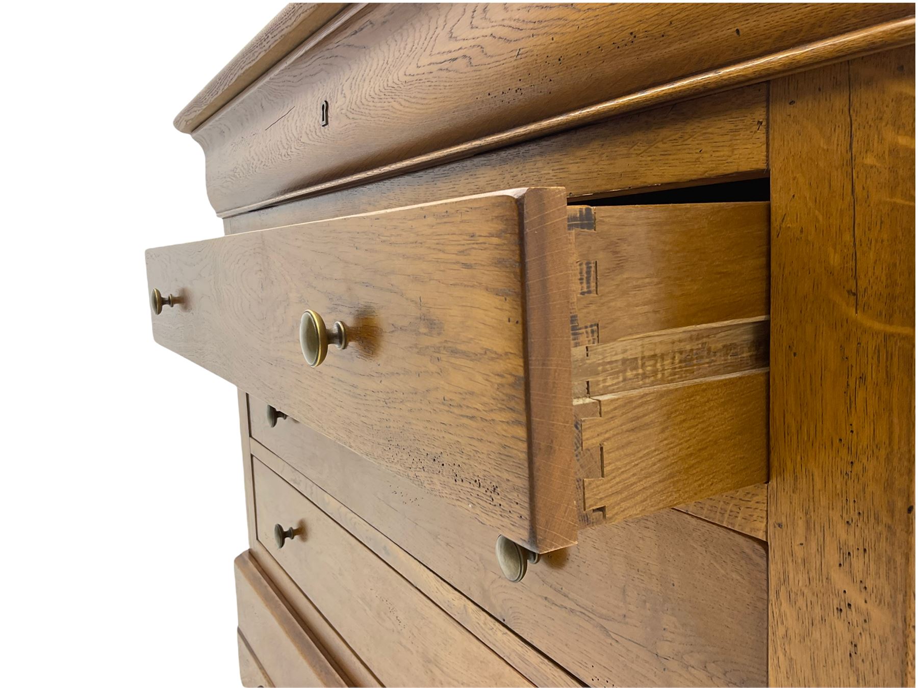 Barre Dugue - French oak five drawer chest with three drawers and frieze drawer at top and one at bo - Image 11 of 12