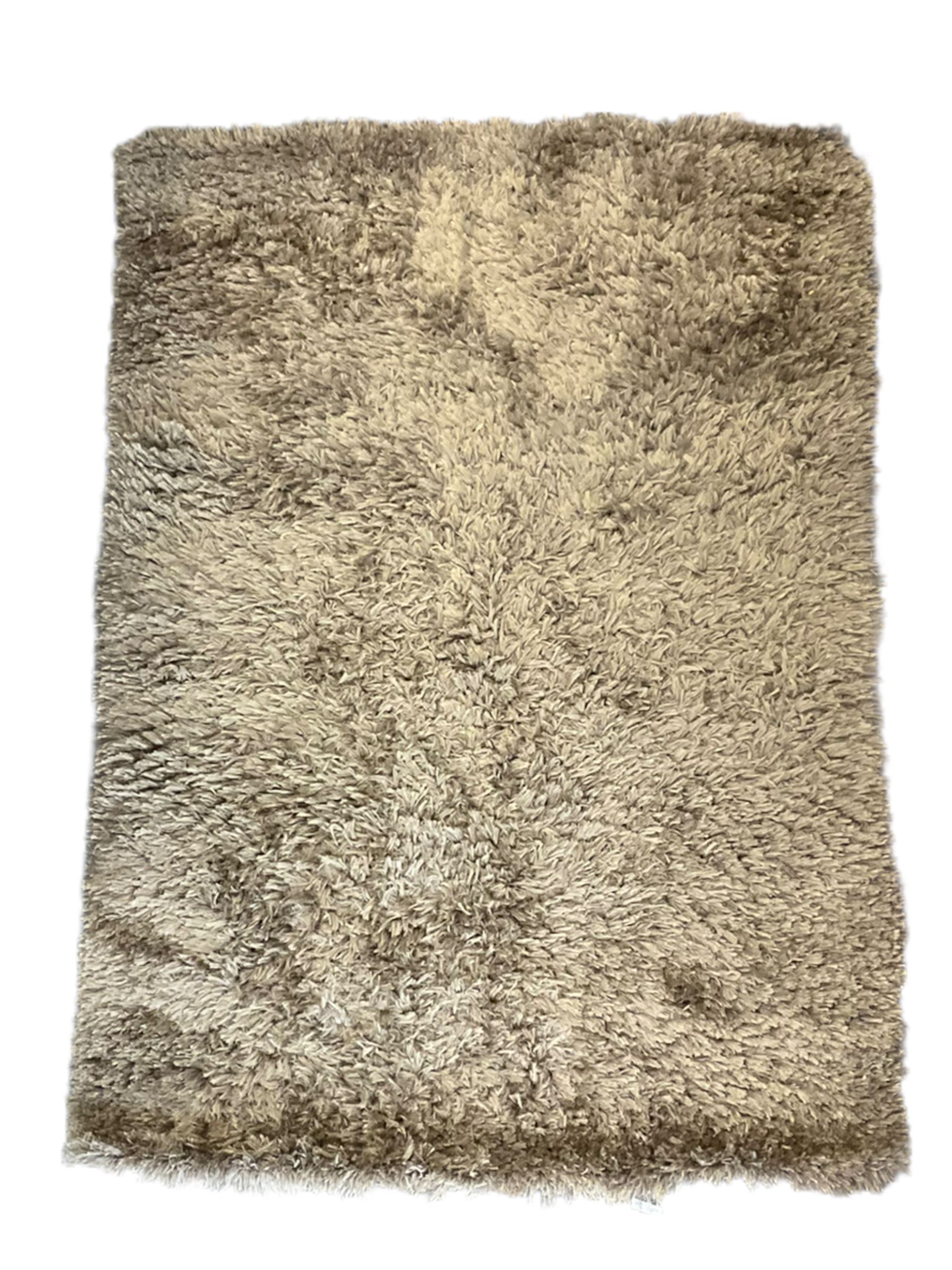 Rectangular modern rug - Image 2 of 7