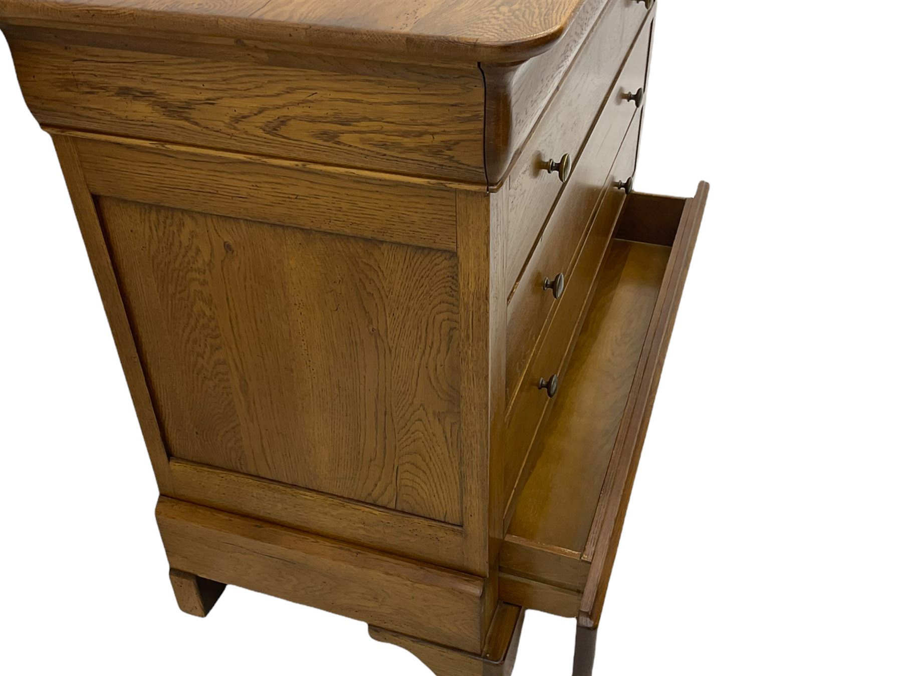 Barre Dugue - French oak five drawer chest with three drawers and frieze drawer at top and one at bo - Image 9 of 12
