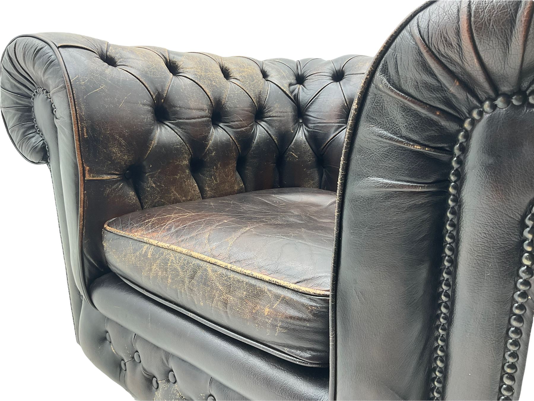 Chesterfield armchair - Image 6 of 6