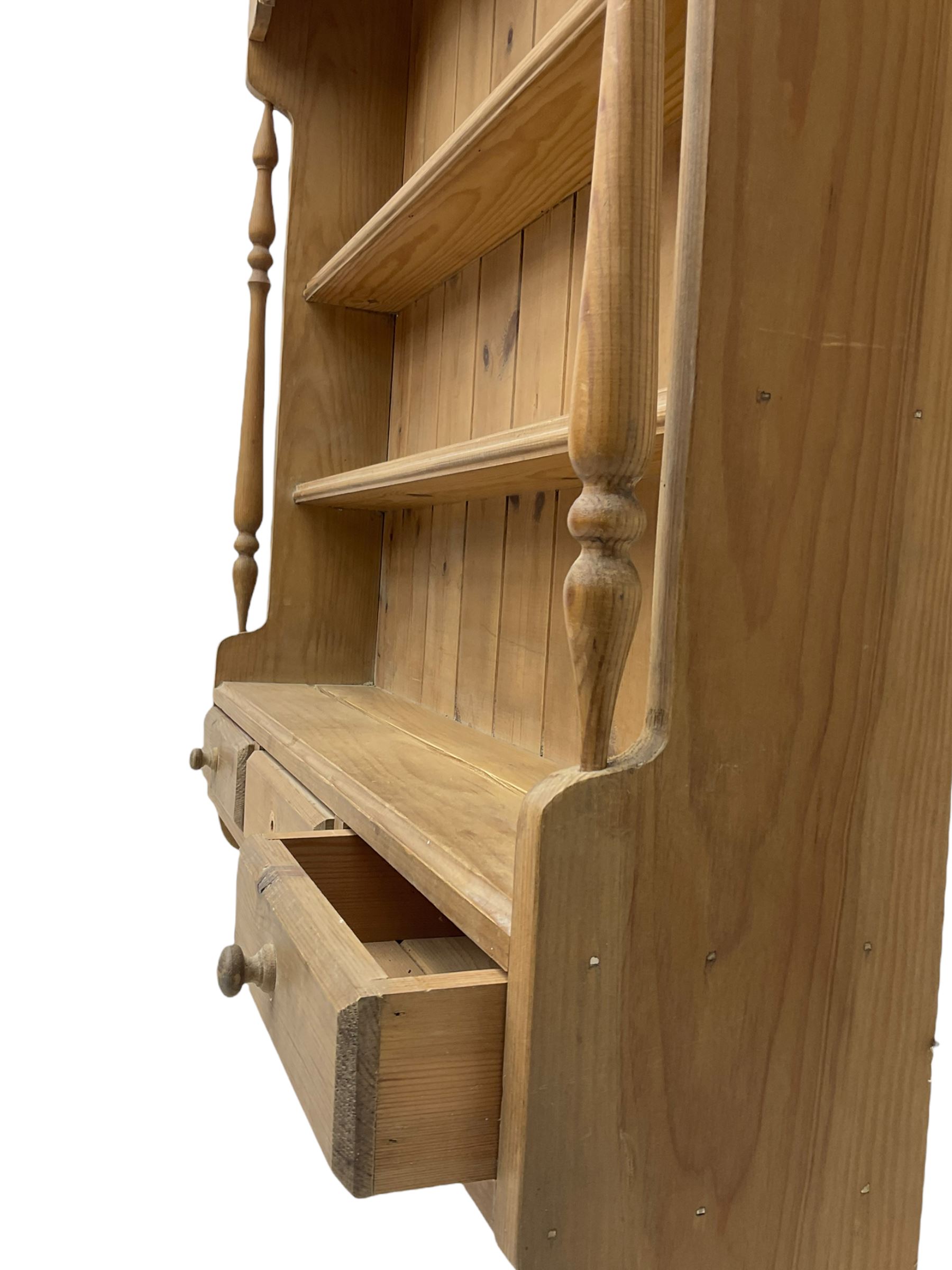 Traditional pine wall rack - Image 5 of 6