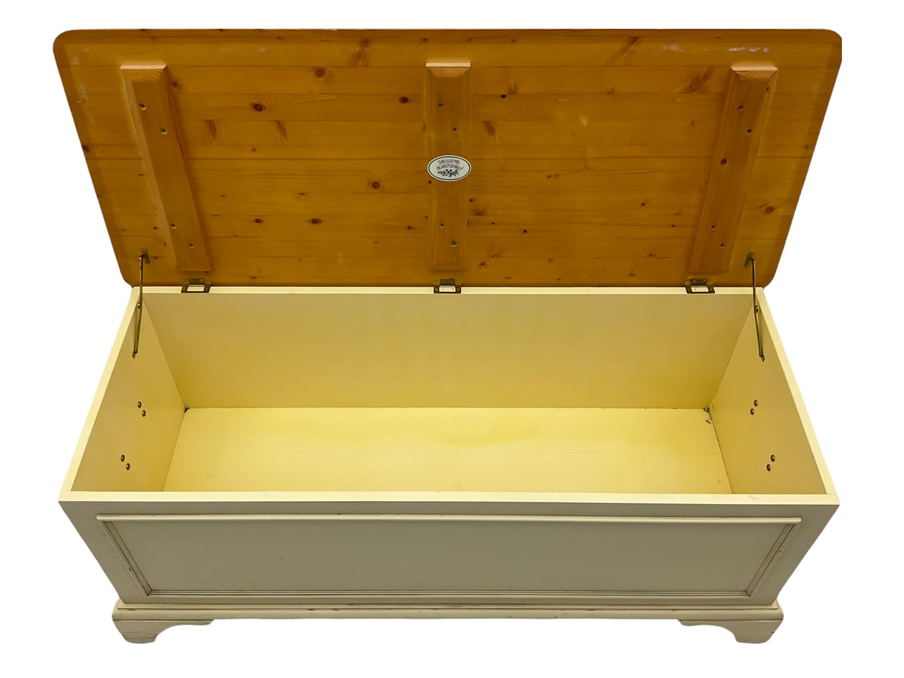 Laura Ashley pine and cream finish blanket box - Image 8 of 9