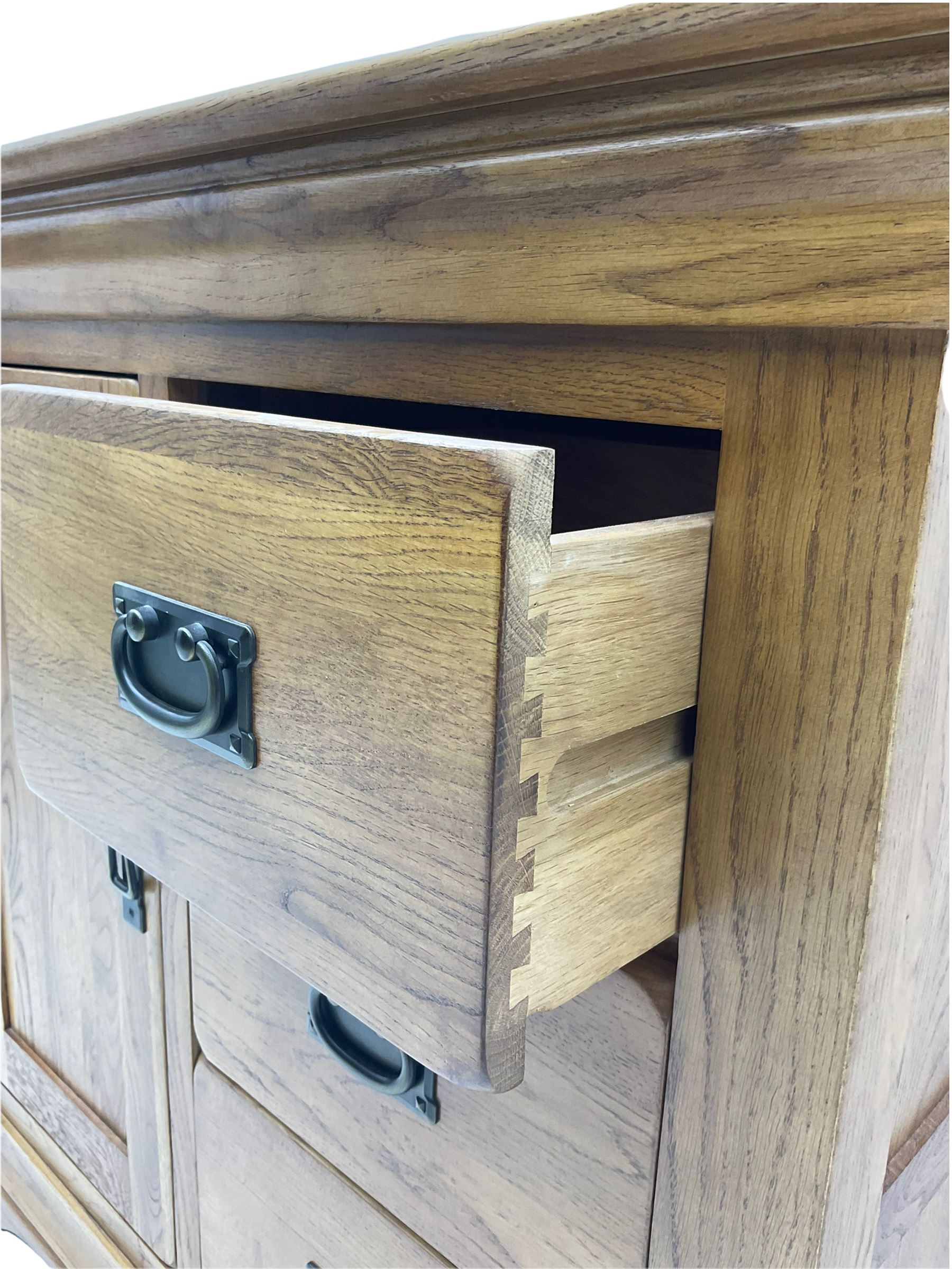 Oak side cabinet - Image 5 of 9