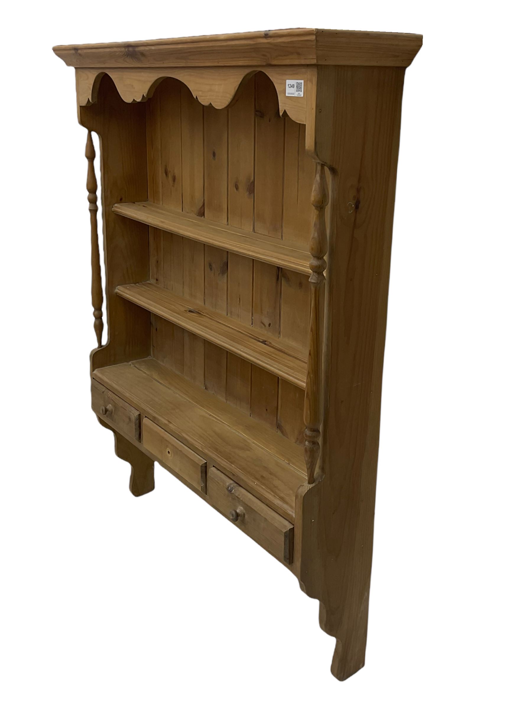 Traditional pine wall rack - Image 3 of 6