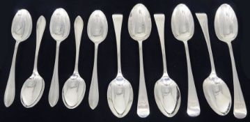 Late Victorian set of six Old English pattern teaspoons with engraved monogram to terminals