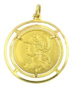 18ct gold medallion depicting a Roman centurion