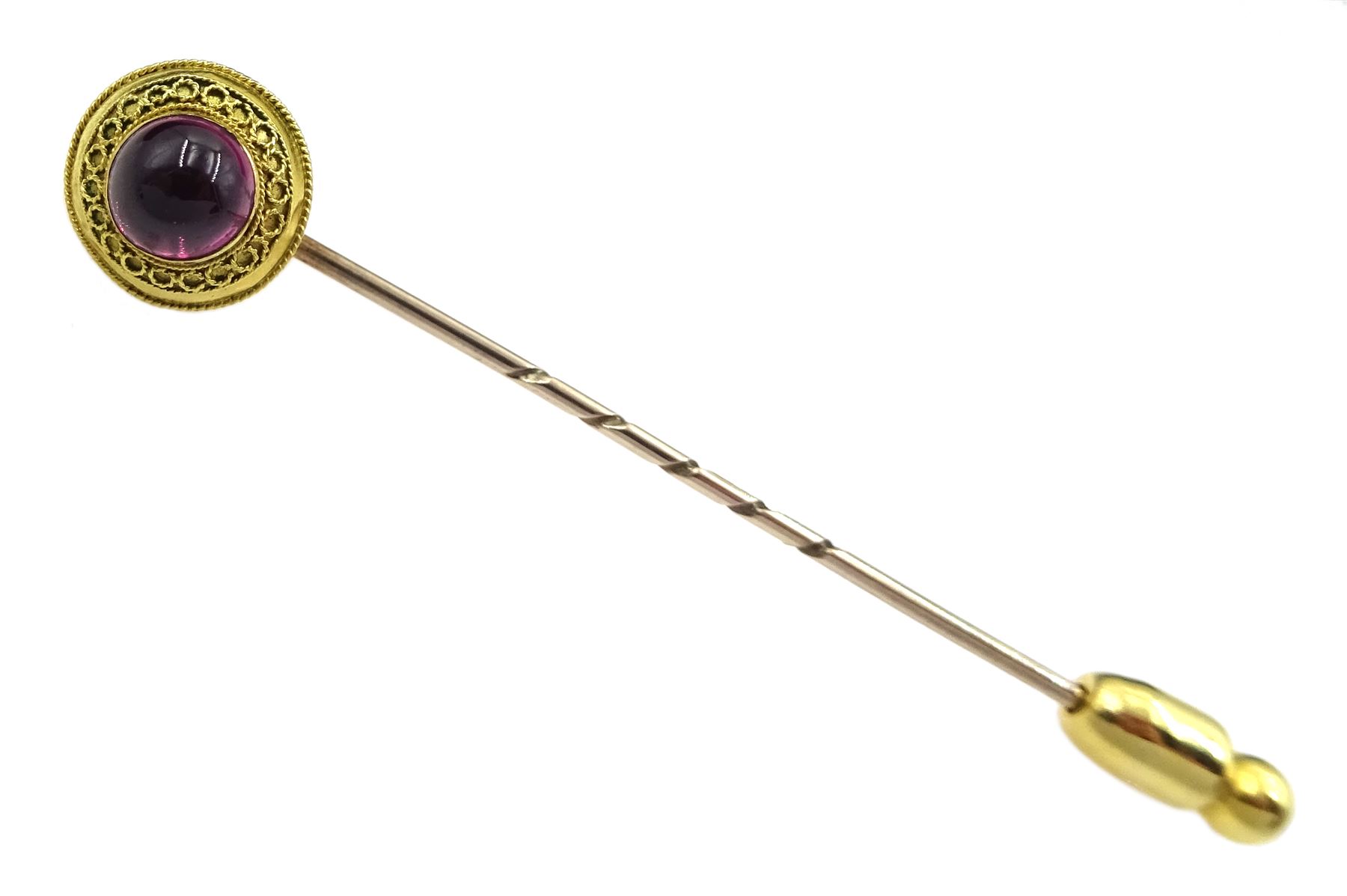 Victorian gold cabochon garnet stick pin - Image 2 of 2