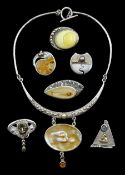 Collection of stone set silver jewellery including shell design pendant/brooch