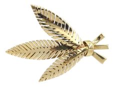 9ct gold wheatsheaf brooch