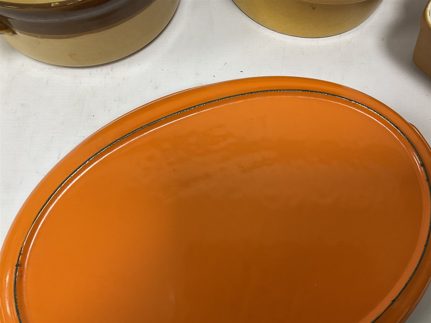 Le Creuset orange enamelled cast iron twin handled oval dish - Image 3 of 4