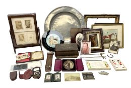 Group of assorted collectables