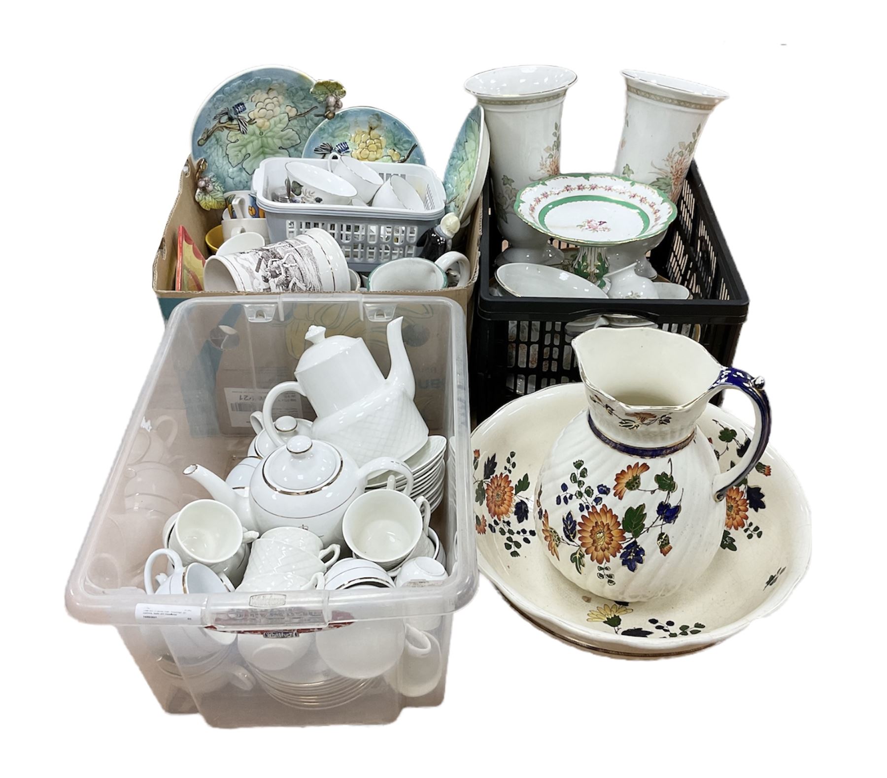 Victorian and later ceramics to include Royal Doulton 'Sheraton' pattern dinner wares