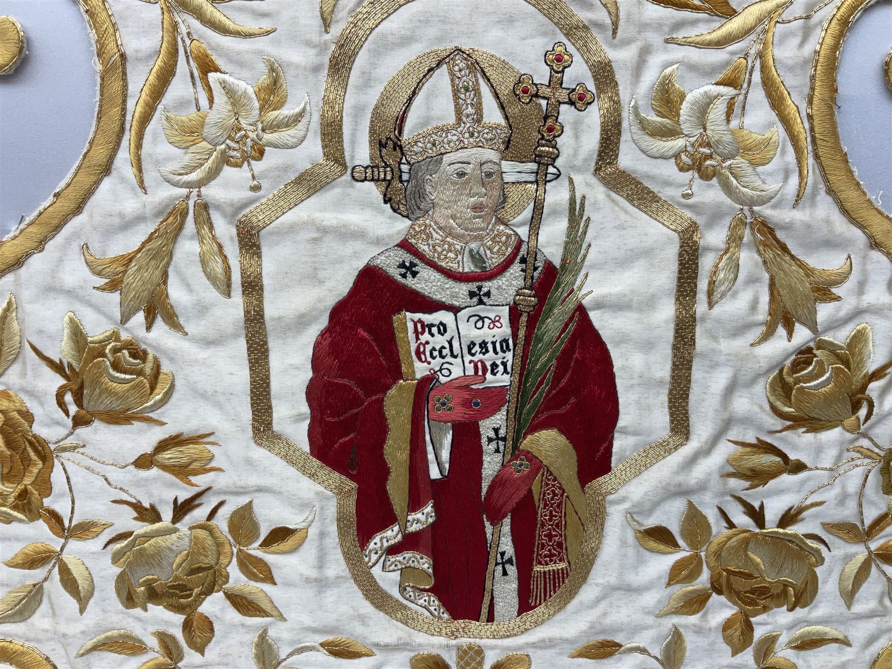 Silk embroidered panel depicting a Pope figure holding Pro Ecclesia Dei book with a sword behind his - Image 3 of 5