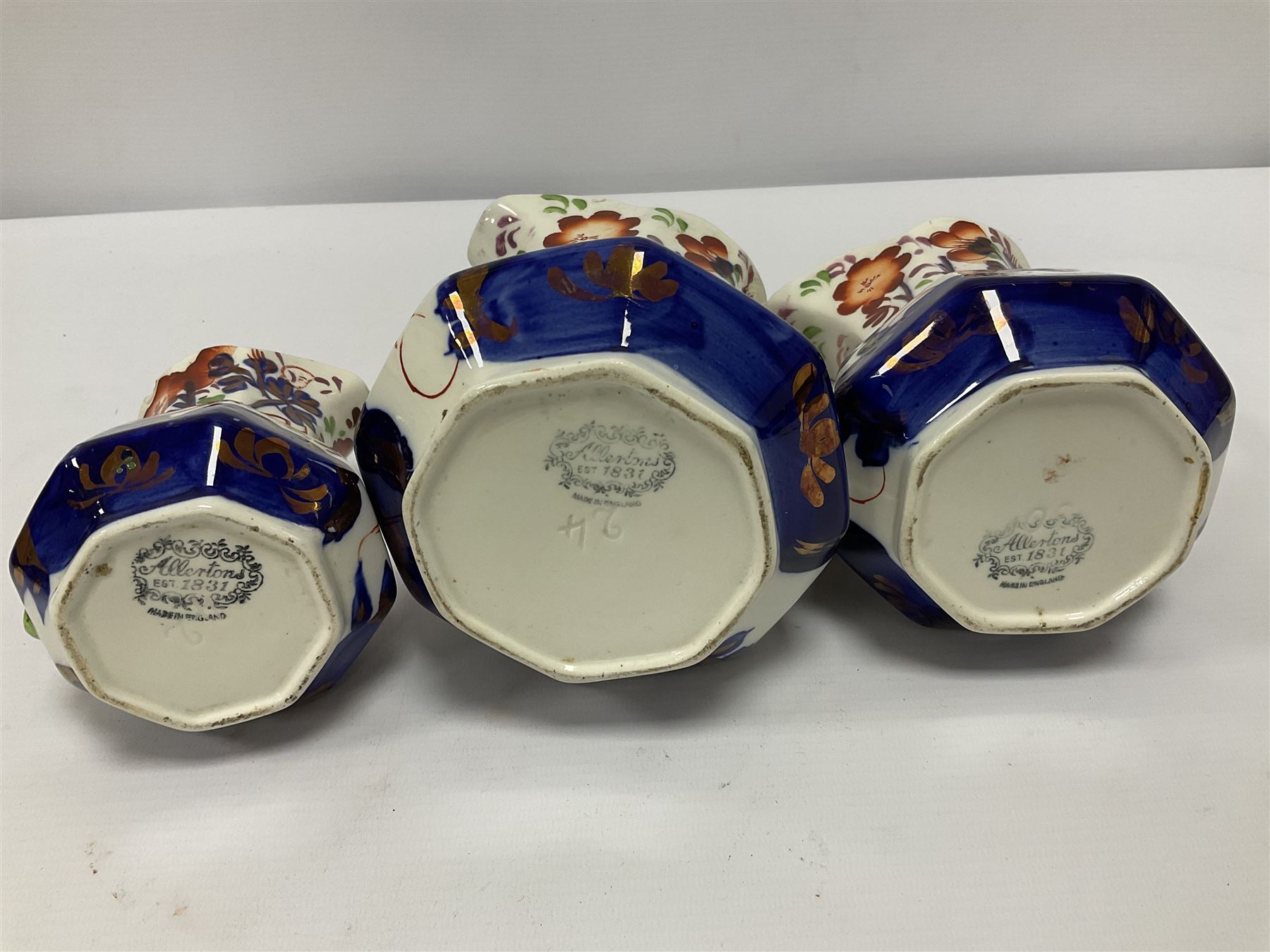 Graduated set of three early 20th Century imari pattern jug by Allertons - Image 4 of 4