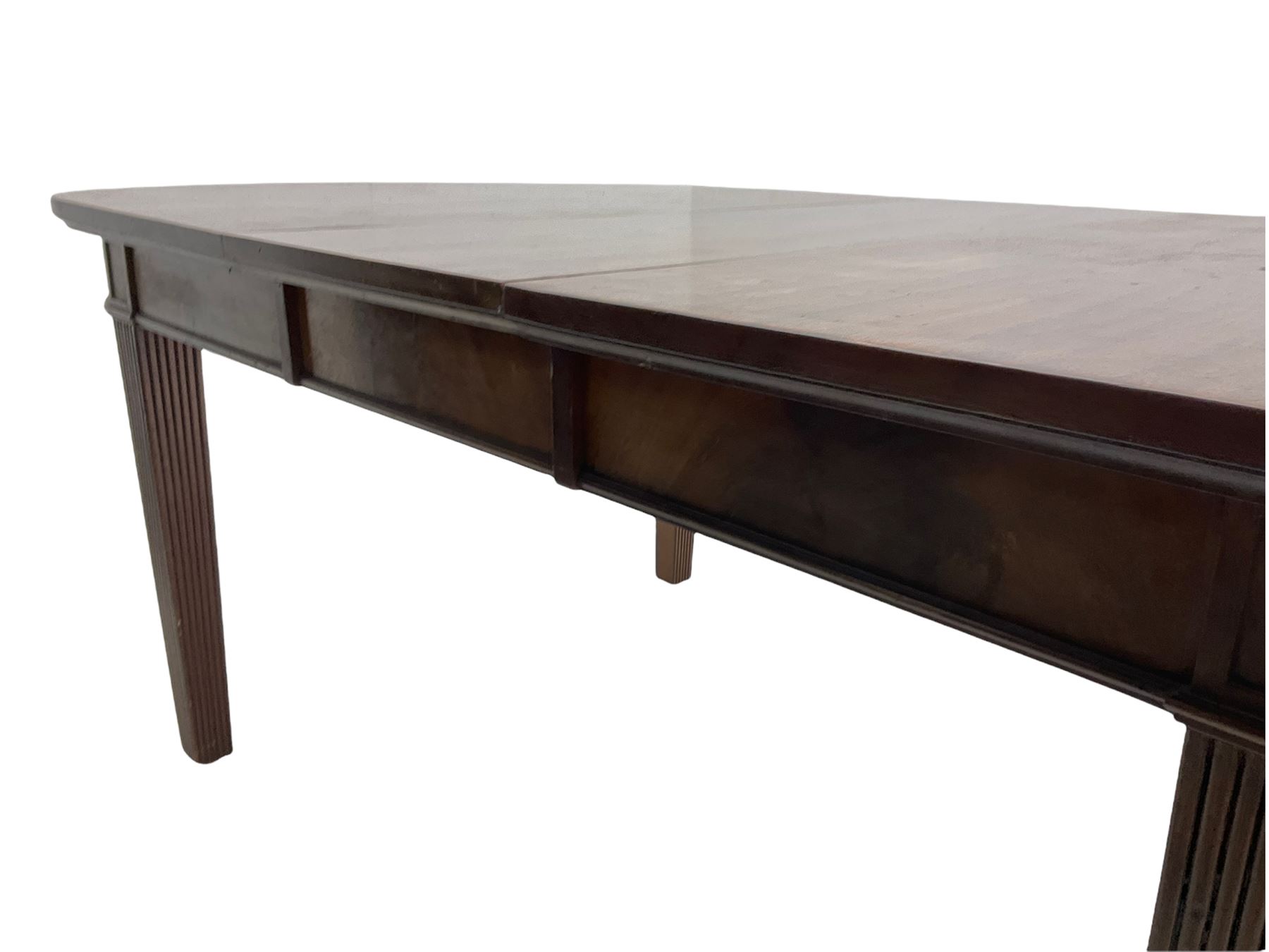 19th century mahogany extending dining table with leaf - Image 10 of 11