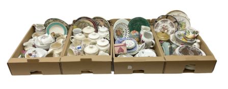 Quantity of ceramics to include Copeland Spode 'Wild Flower' plate with blue printed mark beneath