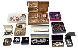 Silver jewellery including brooches