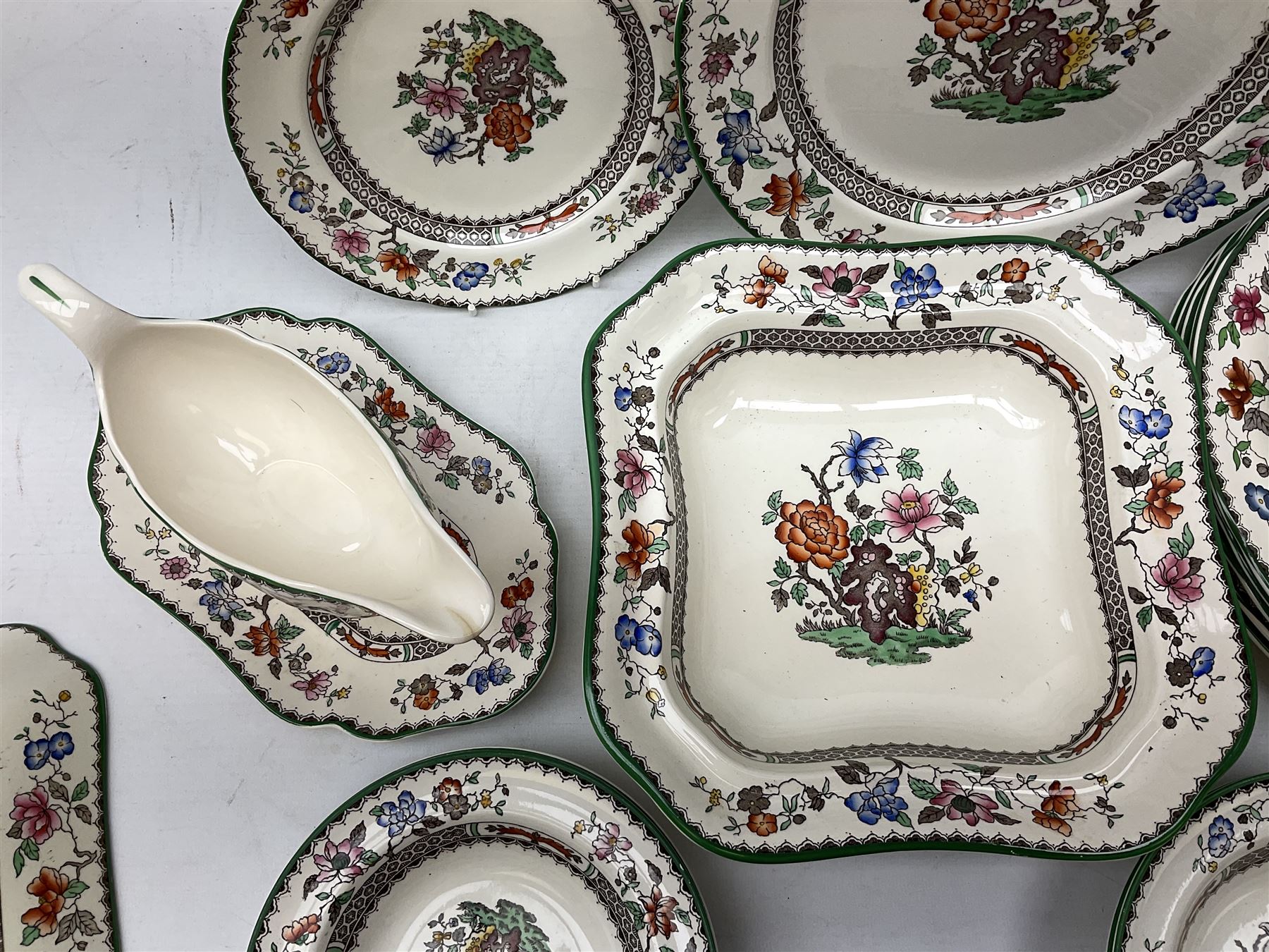 Copeland Spode part dinner service decorated in the Chinese Rose pattern - Image 2 of 5