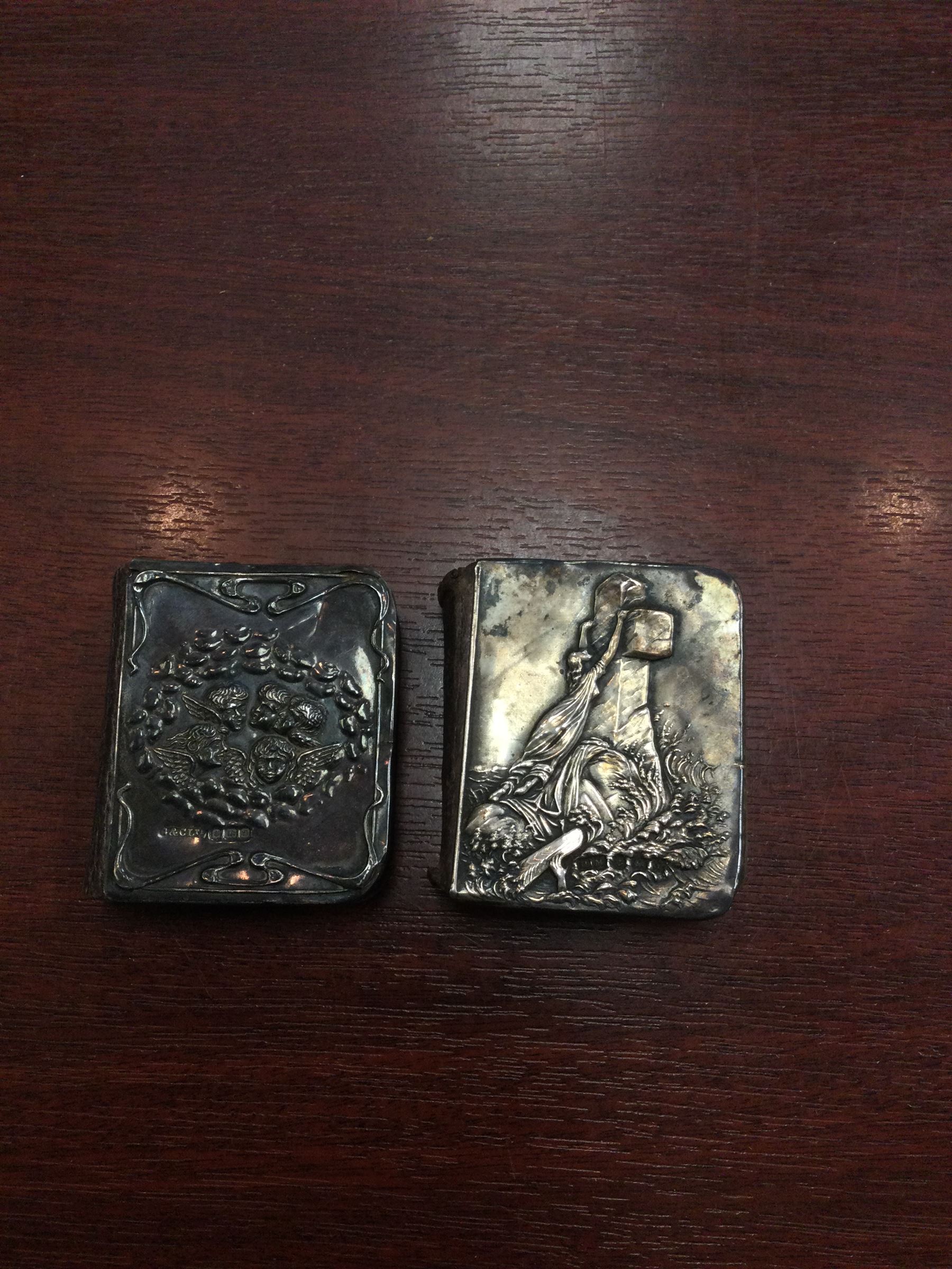 Two hallmarked silver mounted miniature books to include prayer book decorated with winged cherubs s - Image 5 of 8