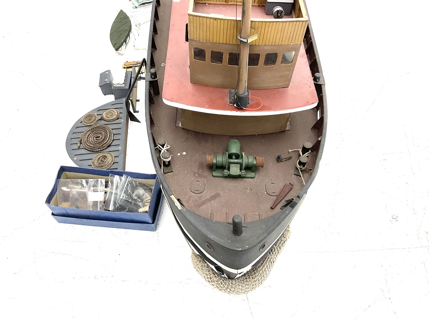 Large model of the tugboat 'Dhulia' on a wooden stand L144cm - Image 7 of 14