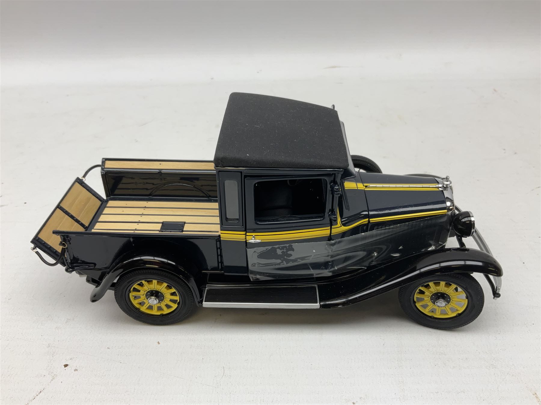 Danbury Mint diecast model - 1929 Dodge Pickup - Image 3 of 5