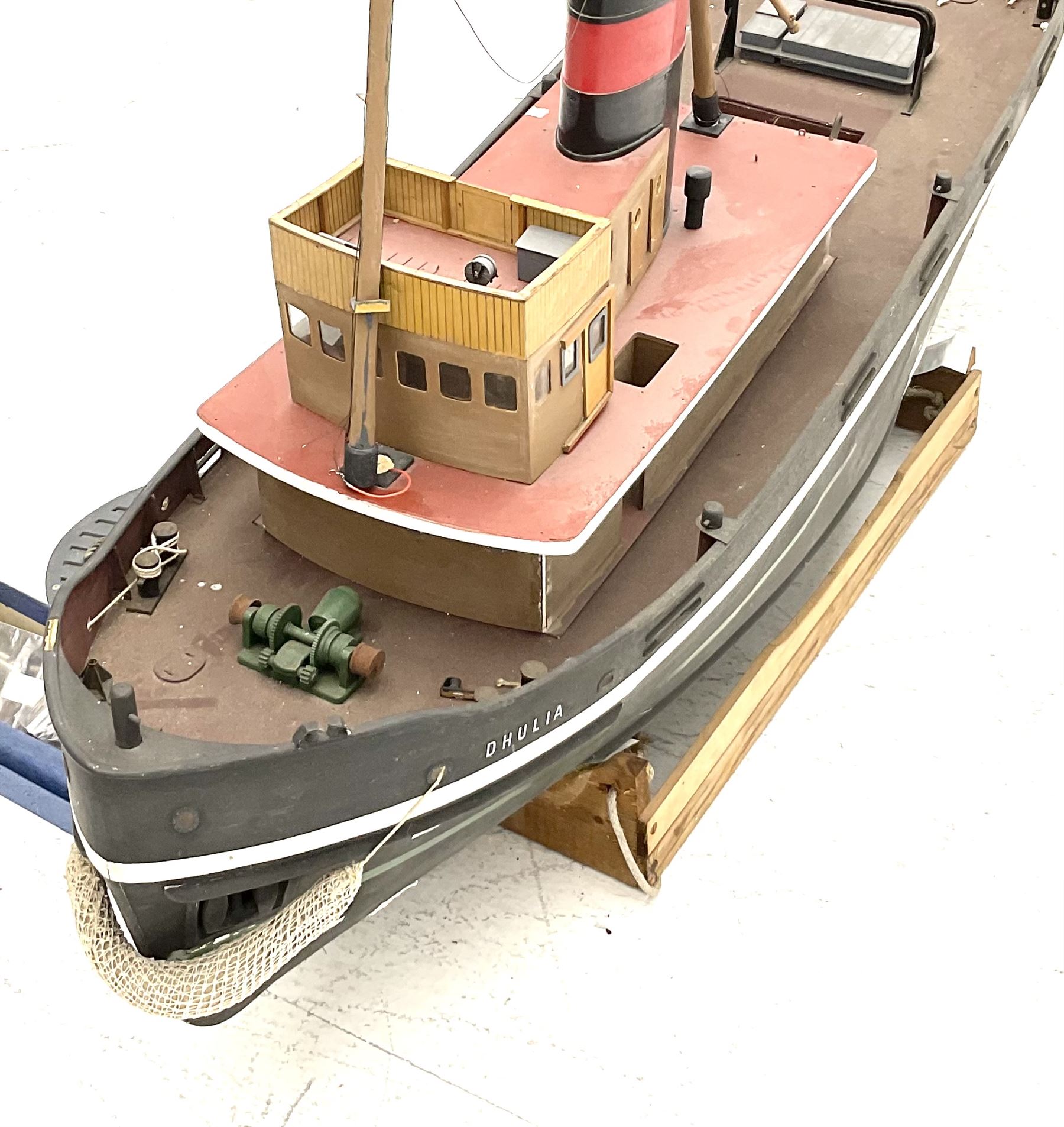 Large model of the tugboat 'Dhulia' on a wooden stand L144cm - Image 9 of 14