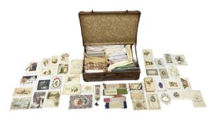 Quantity of Victorian and later postcards and greeting cards