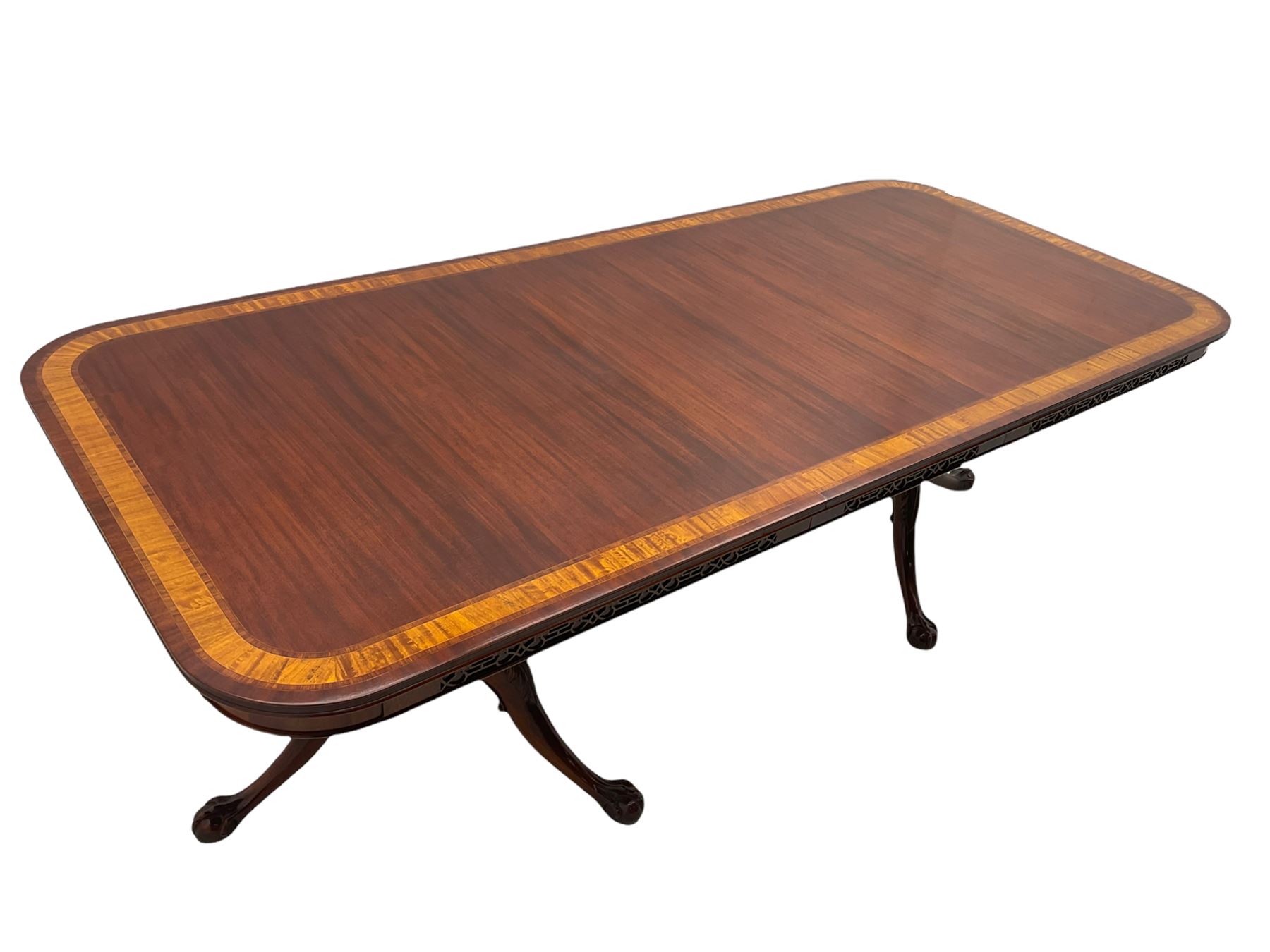 Wade Georgian style mahogany extending dining table with leaf - Image 5 of 27