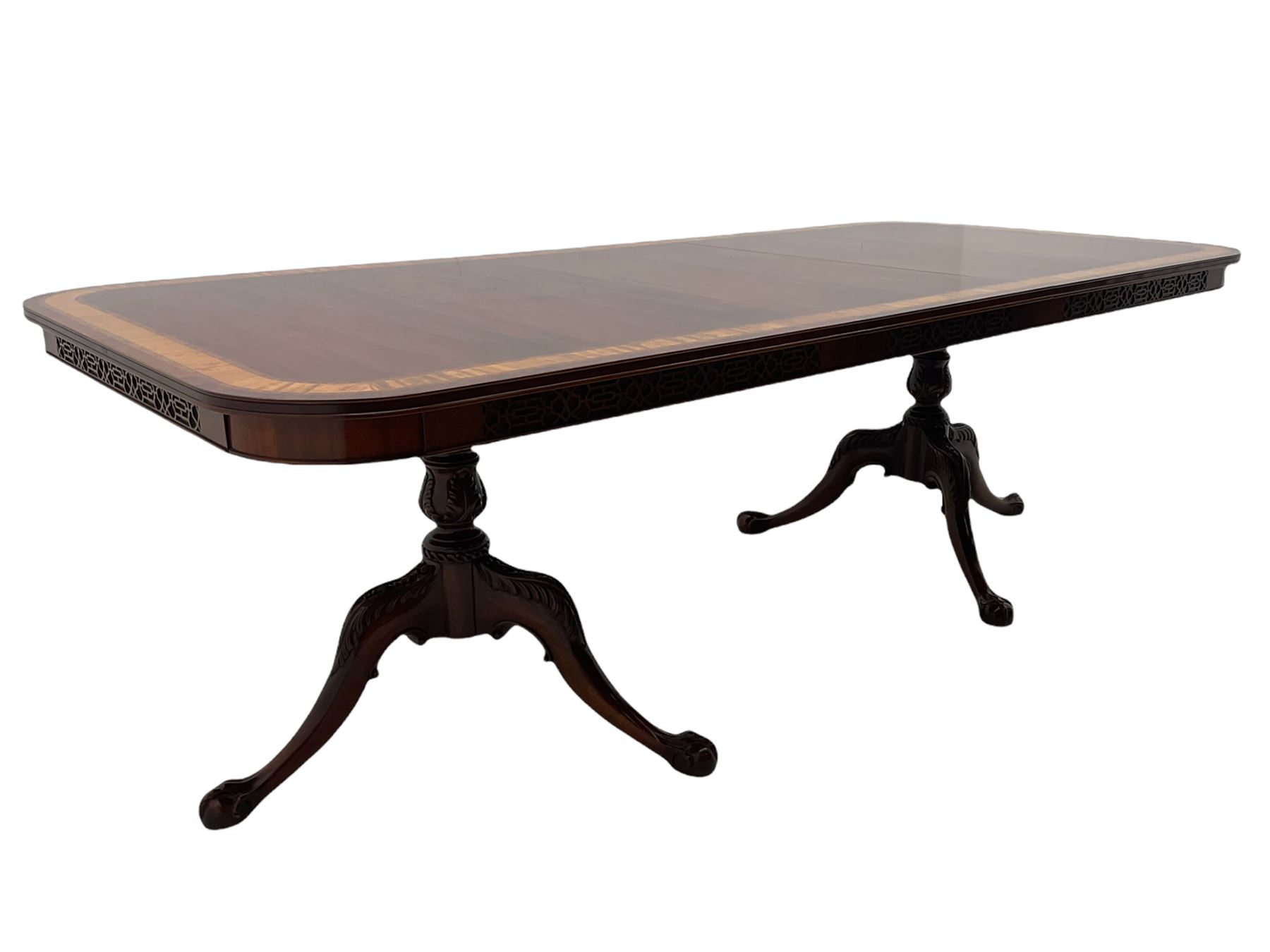 Wade Georgian style mahogany extending dining table with leaf - Image 6 of 27