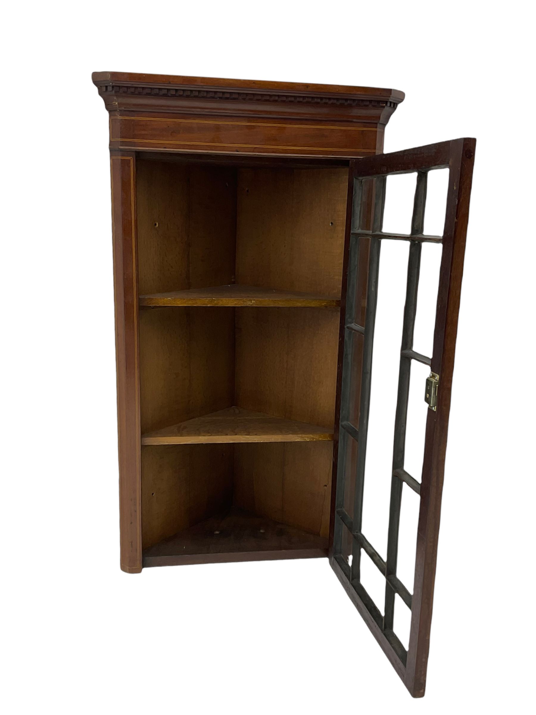 Edwardian mahogany wall hanging corner display cabinet - Image 8 of 13