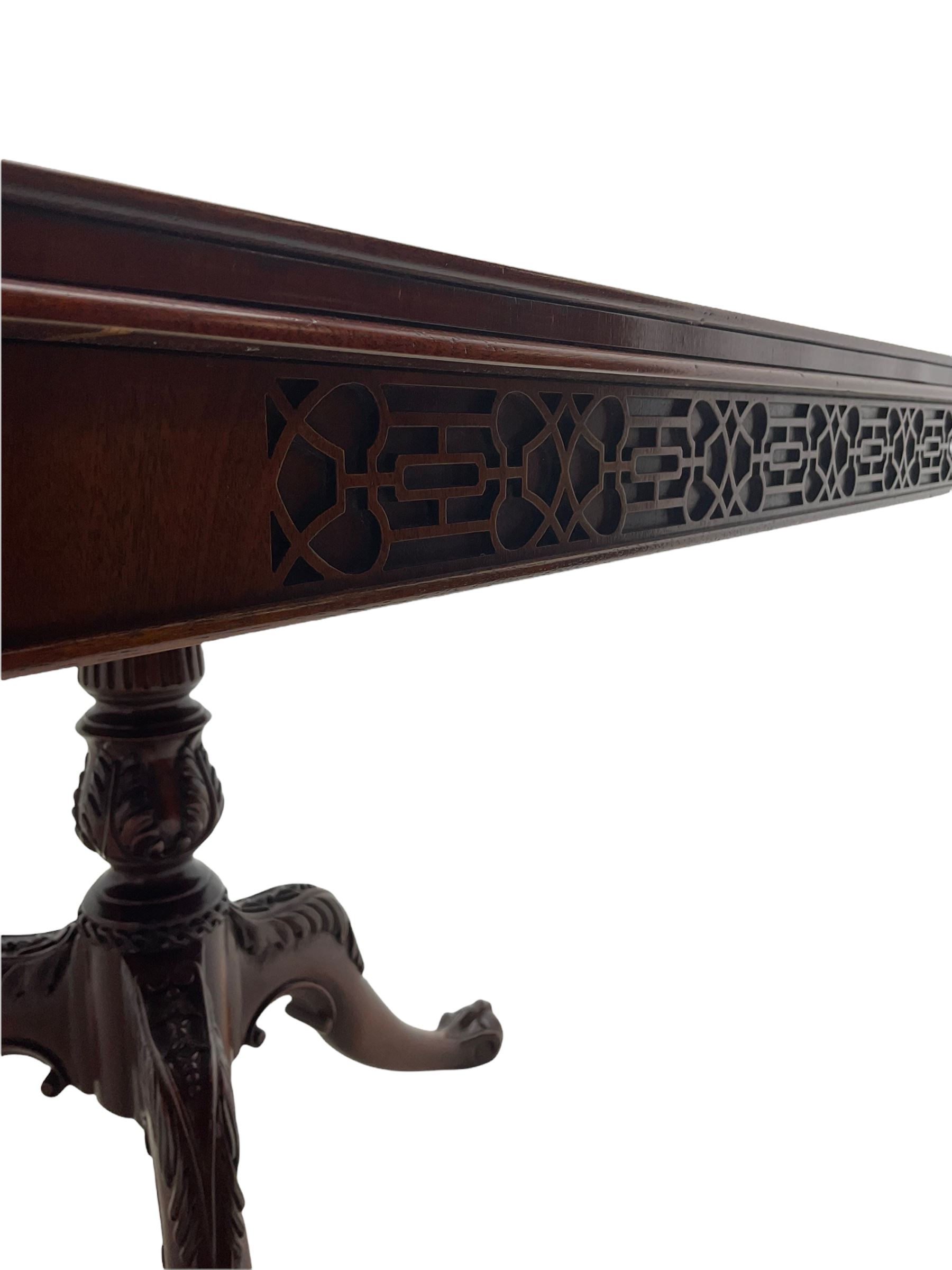 Wade Georgian style mahogany extending dining table with leaf - Image 9 of 27