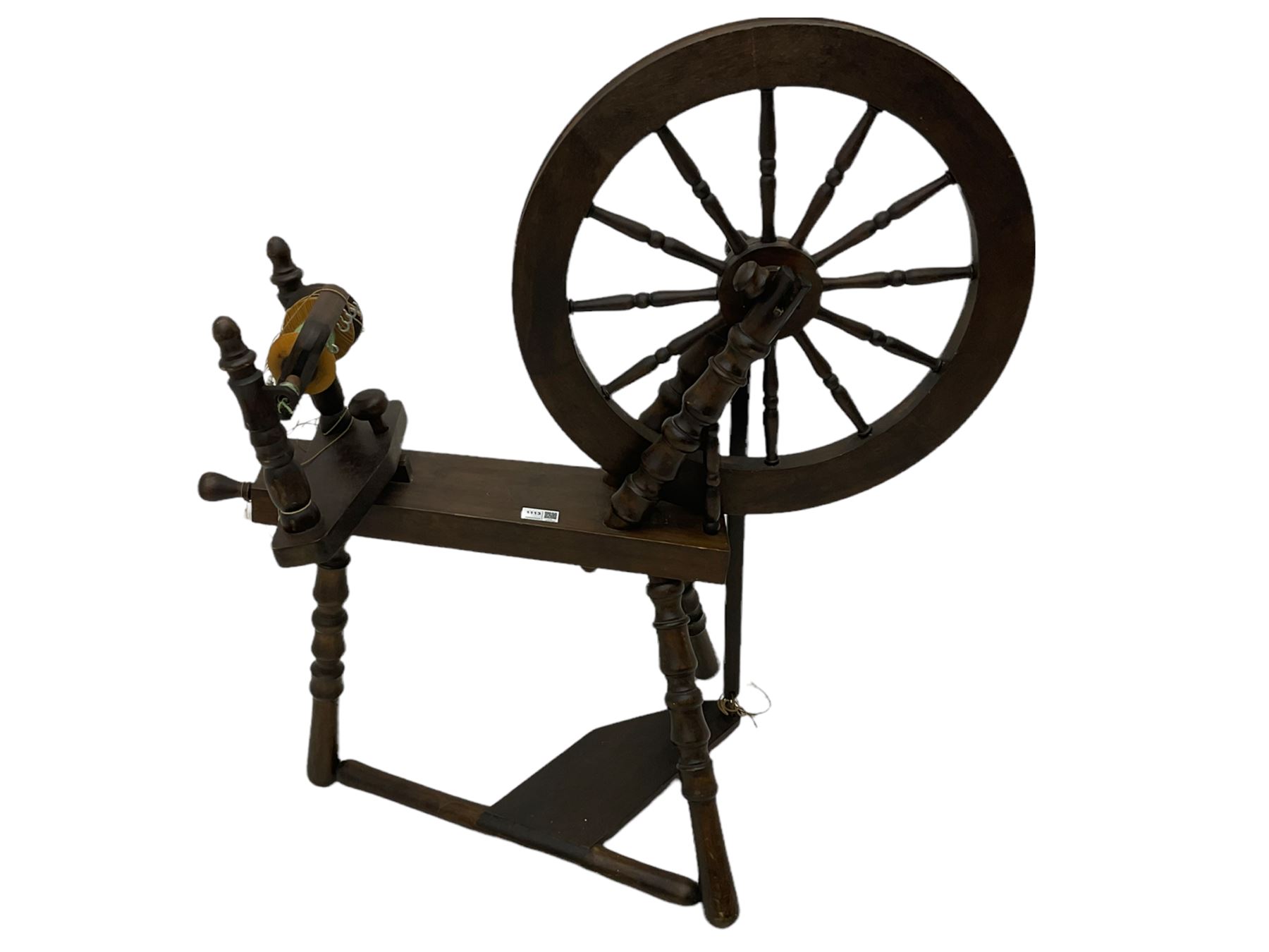 Early 20th century walnut spinning wheel - Image 2 of 6