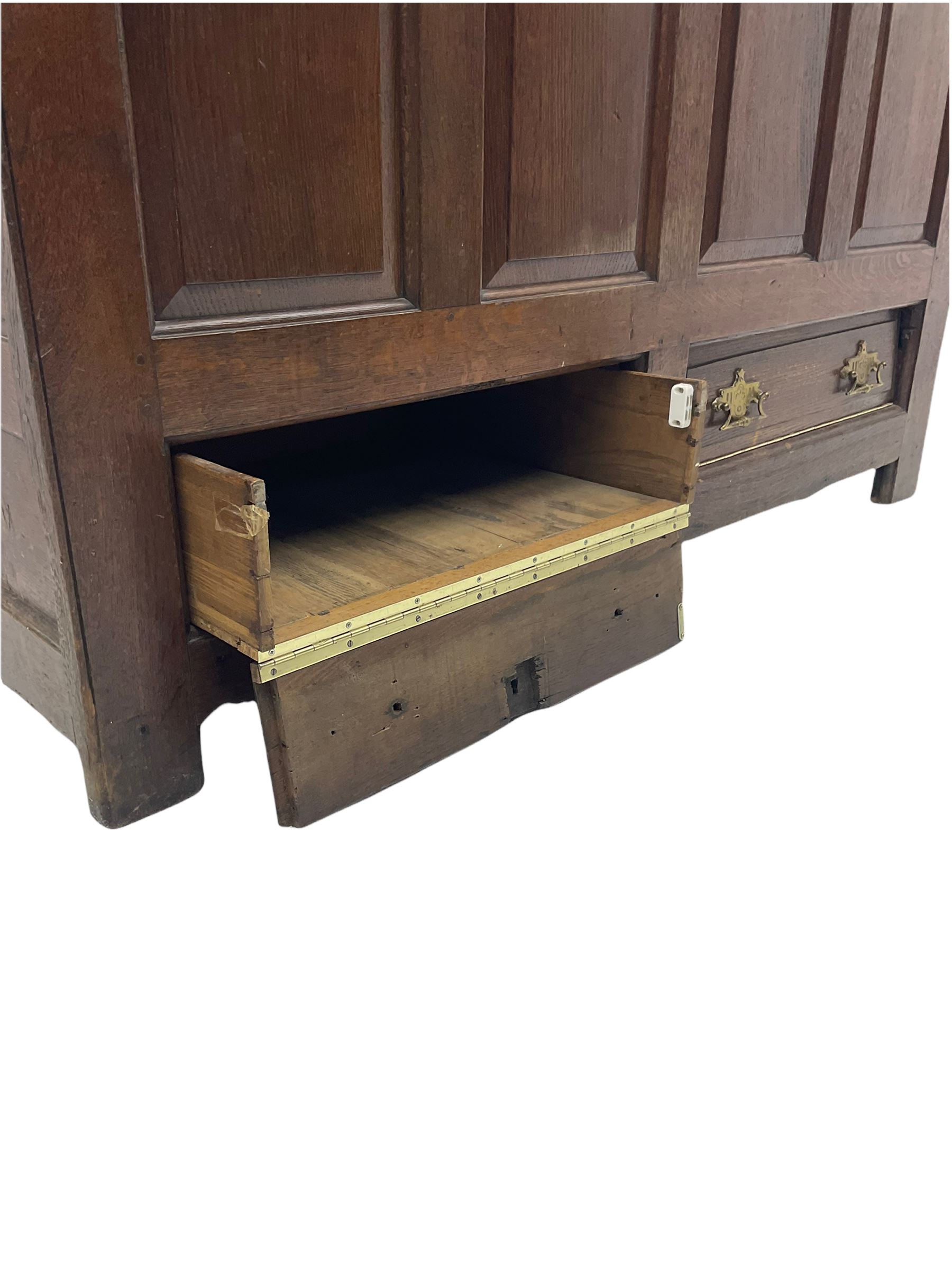 18th century oak mule chest - Image 8 of 10