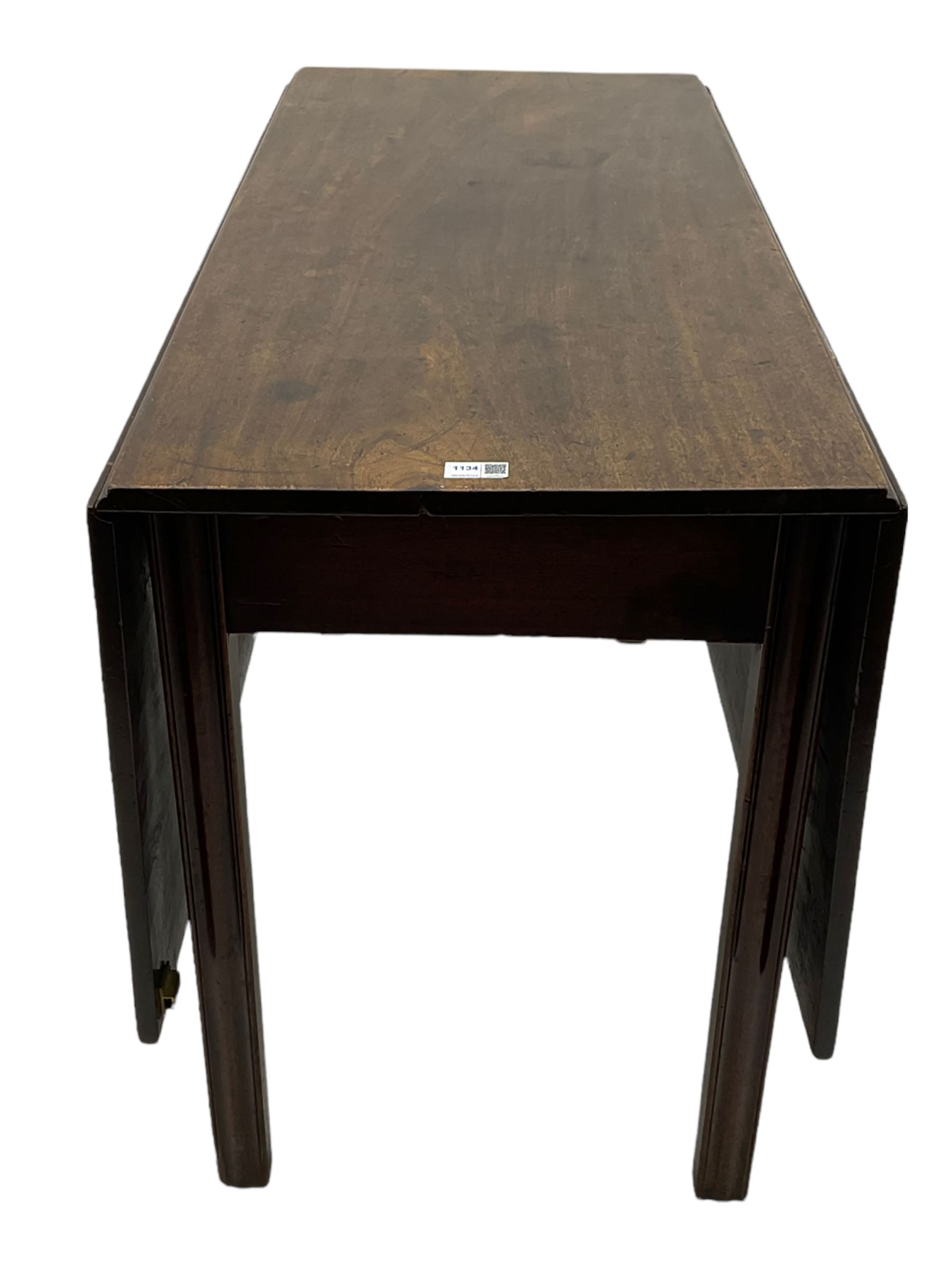 Georgian mahogany drop leaf extending dining table - Image 8 of 10